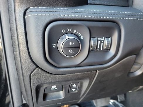 Used 2019 RAM 1500 Limited image 25