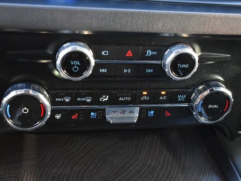 Used 2025 Ford F250 Platinum w/ Tremor Off-Road Package AWD/4WD image 28