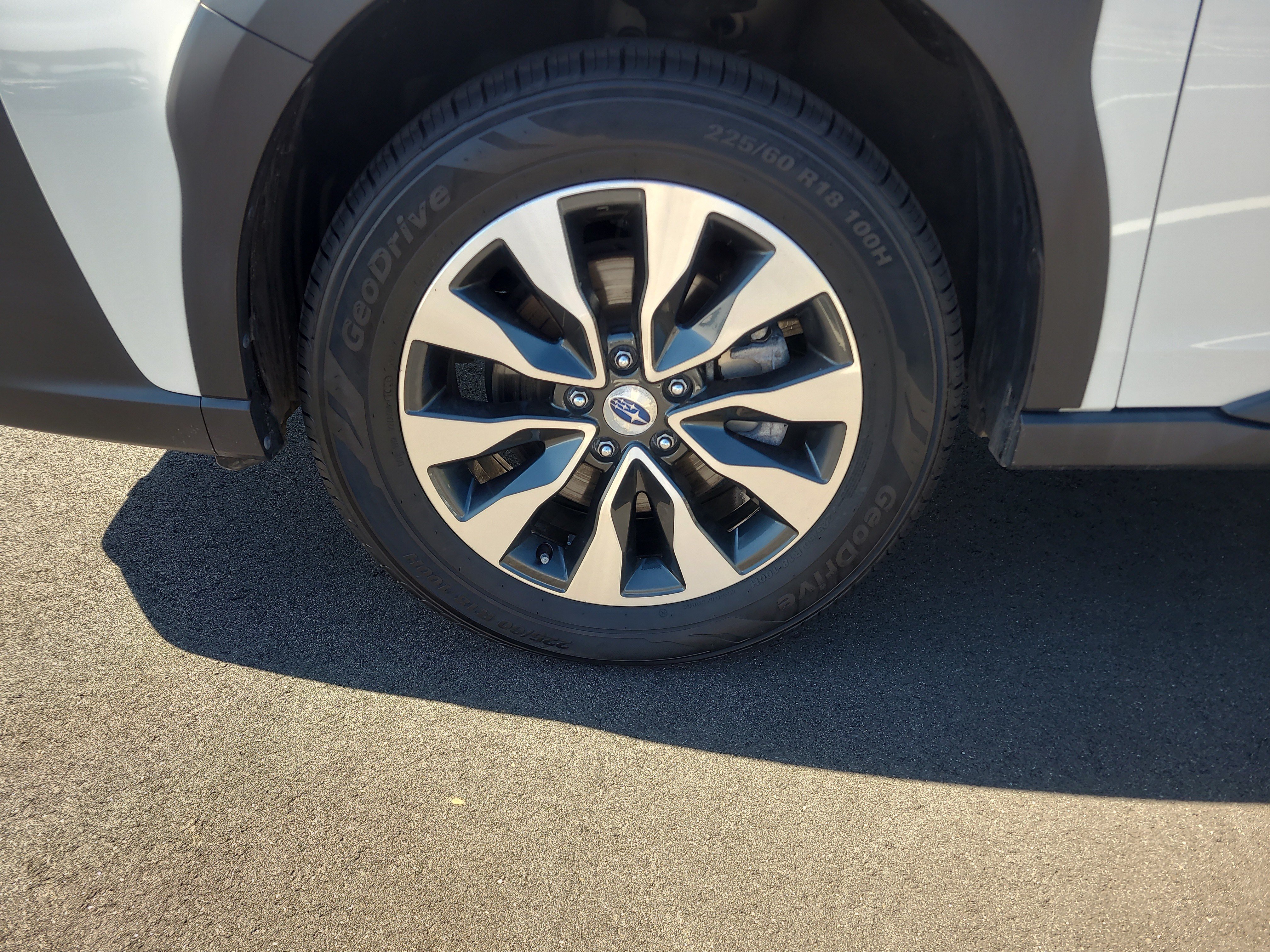 Used 2023 Subaru Outback Limited AWD/4WD image 9