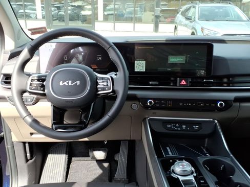 New 2026 Kia Carnival EX FWD image 8