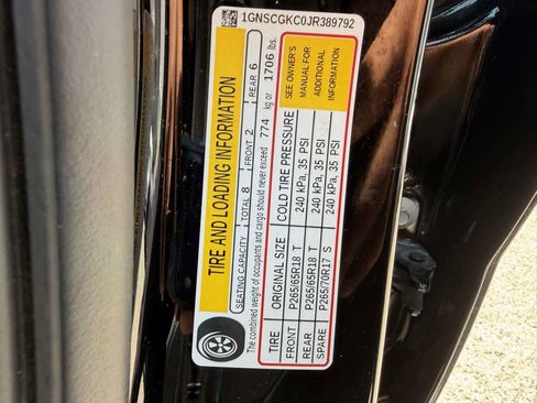 Used 2018 Chevrolet Suburban LS RWD image 13
