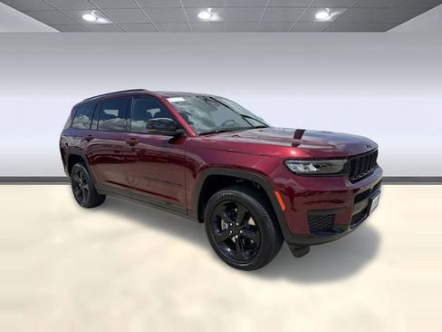 New 2025 Jeep Grand Cherokee L Altitude image 6