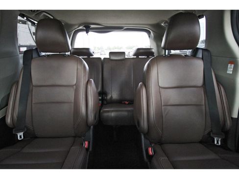 Used 2015 Toyota Sienna Limited Premium FWD image 15