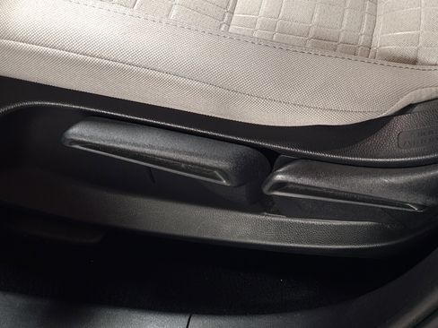 Certified 2024 Honda HR-V LX image 17