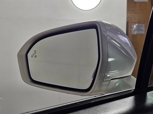 Used 2018 Lincoln MKX Reserve w/ Luxury Package image 32