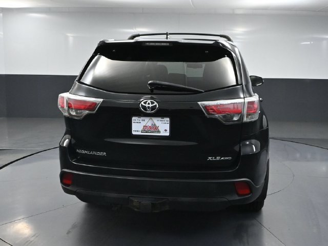 Used 2015 Toyota Highlander XLE AWD/4WD image 4