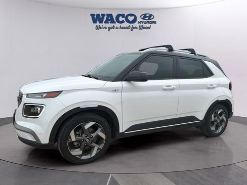 Used 2024 Hyundai Venue Limited FWD image 4