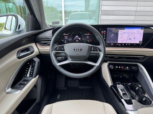 Certified 2025 Audi Q5 Premium w/ Convenience Package AWD/4WD image 11