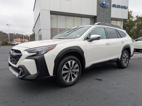 Used 2025 Subaru Outback Touring w/ Popular Package #2 image 9