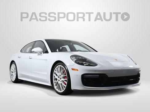 Used 2020 Porsche Panamera GTS image 3