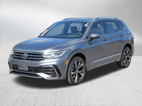 Certified 2022 Volkswagen Tiguan SEL R-Line AWD/4WD image 3