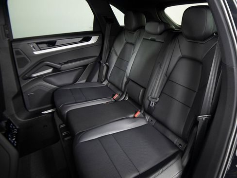 New 2026 Porsche Cayenne E-Hybrid image 33