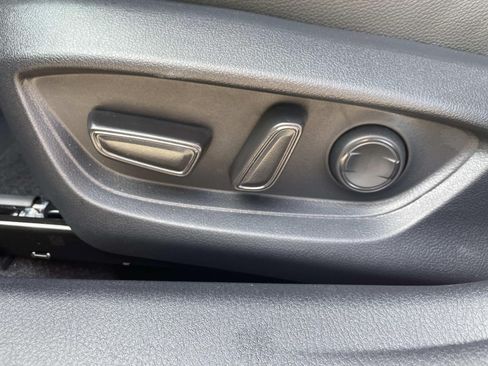 Used 2025 Toyota Camry SE FWD image 17