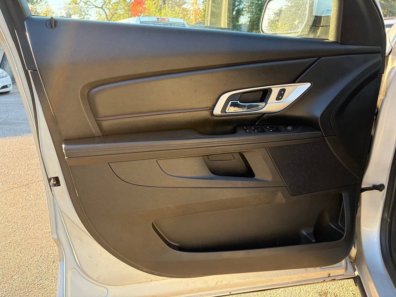 Used 2017 GMC Terrain SLE FWD image 9