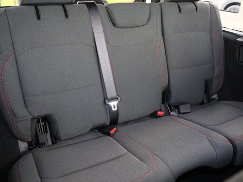 Used 2024 Jeep Wrangler Unlimited Rubicon w/ Technology Group image 19