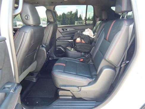 Used 2025 Chevrolet Traverse RS AWD/4WD image 22