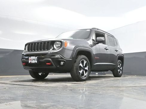 Used 2020 Jeep Renegade Trailhawk w/ Cold Weather Group AWD/4WD image 34