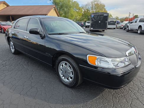 Used 1999 Lincoln Town Car Signature image 15