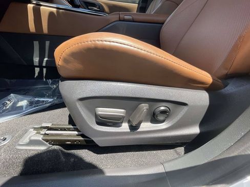 Used 2025 Toyota Crown Signia AWD/4WD image 25