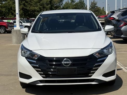 Used 2023 Nissan Versa SV FWD image 6