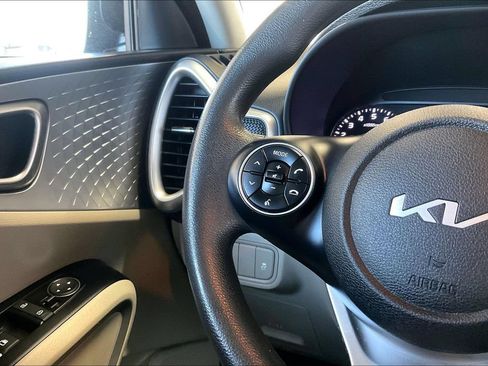 Used 2022 Kia Soul LX FWD image 8