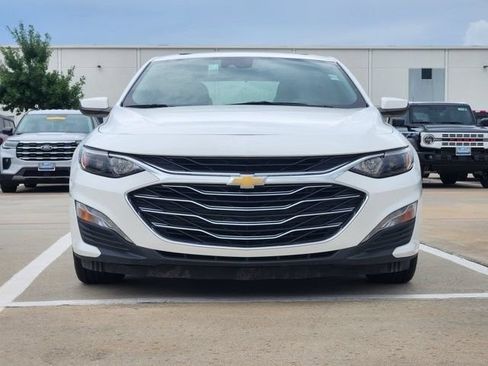 Used 2024 Chevrolet Malibu LT FWD image 2