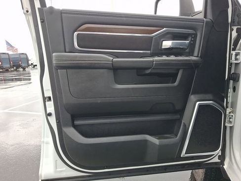 Used 2024 RAM 3500 Laramie AWD/4WD image 12