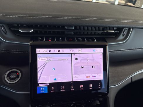 New 2025 Jeep Grand Cherokee L Limited w/ Black Appearance Package image 18