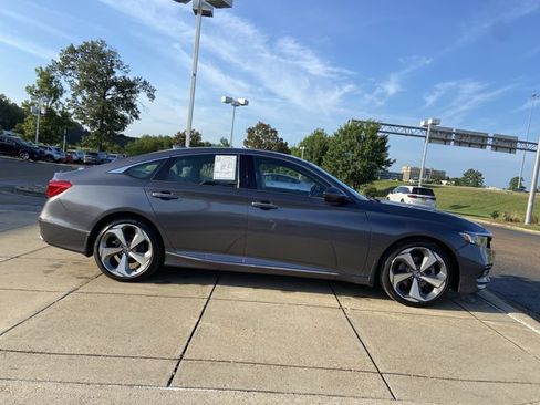 Used 2020 Honda Accord Touring image 13