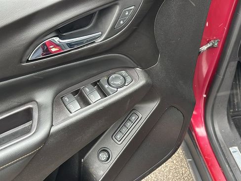 Used 2018 Chevrolet Equinox Premier image 14