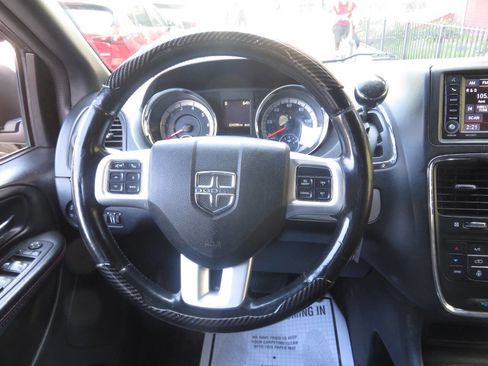 Used 2018 Dodge Grand Caravan GT FWD image 14