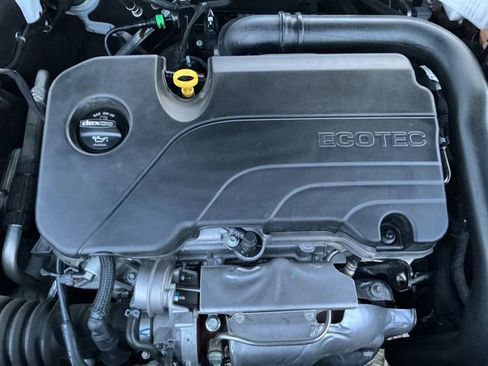 Used 2023 Chevrolet Malibu LT image 50