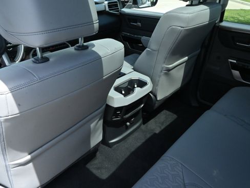 Used 2024 Toyota Tundra Limited AWD/4WD image 14