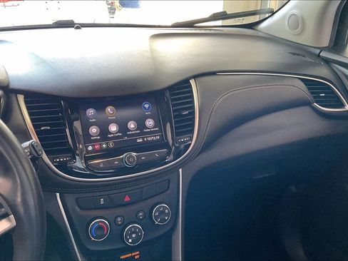 Used 2022 Chevrolet Trax LT w/ Driver Confidence Package AWD/4WD image 10