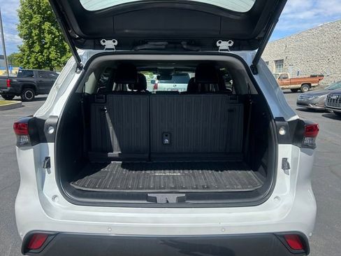 Used 2023 Toyota Highlander Limited AWD/4WD image 19