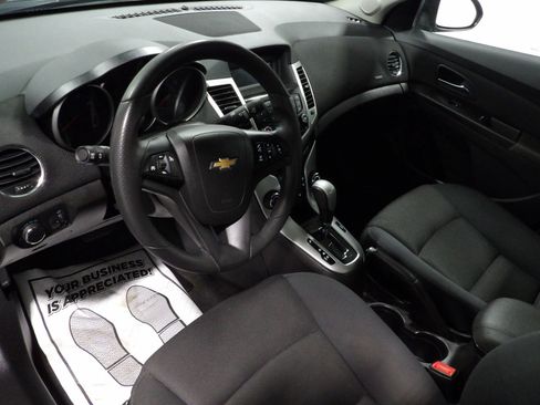 Used 2016 Chevrolet Cruze LT FWD image 7
