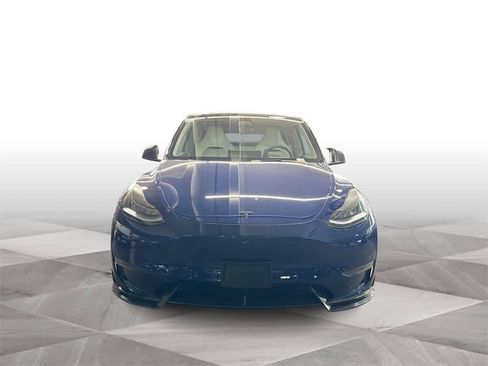 Used 2022 Tesla Model Y Long Range image 3