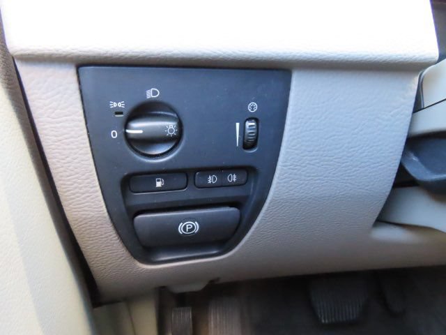 Used 2005 Volvo XC90 2.5T AWD/4WD image 27