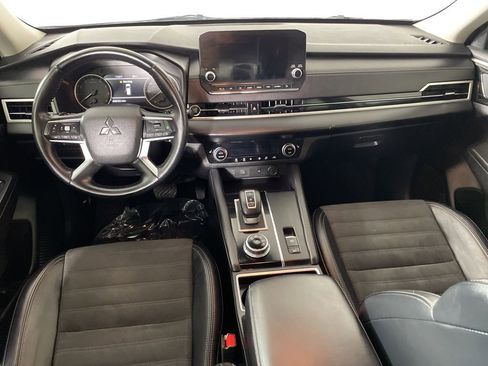 Used 2024 Mitsubishi Outlander SE image 37