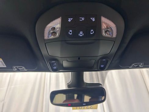 New 2026 Chrysler Pacifica Pinnacle image 19