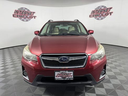 Used 2017 Subaru Crosstrek 2.0i Premium w/ Moonroof Package AWD/4WD image 2
