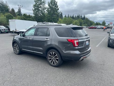 Used 2016 Ford Explorer Platinum AWD/4WD image 2