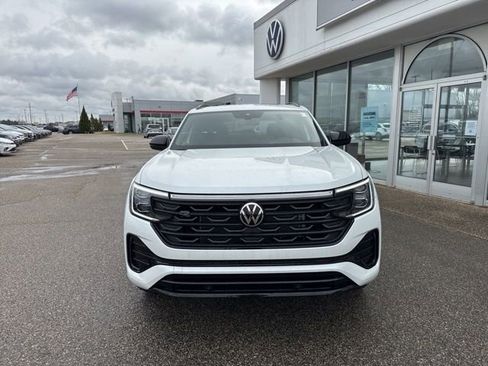 New 2026 Volkswagen Atlas Cross Sport SEL R-Line image 3