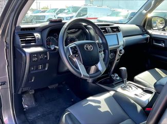 Used 2021 Toyota 4Runner SR5 Premium w/ Moonroof Package AWD/4WD video 2
