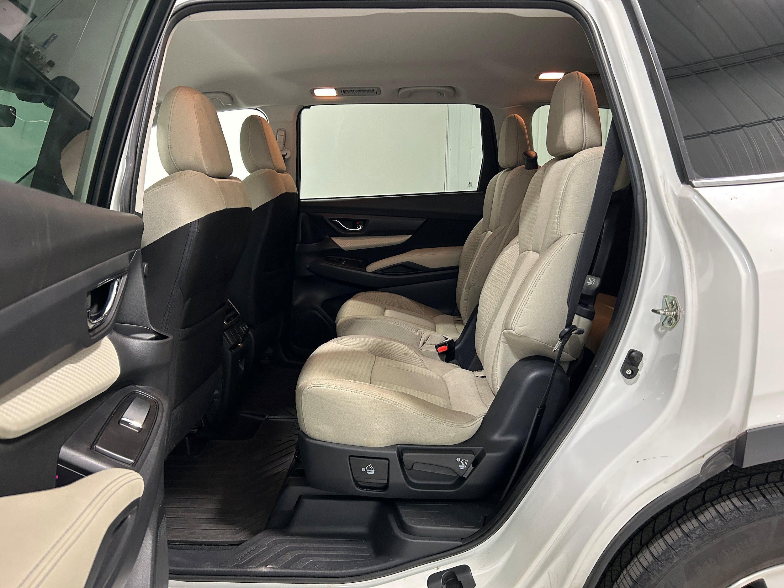 Used 2020 Subaru Ascent Premium w/ Convenience Package AWD/4WD image 27