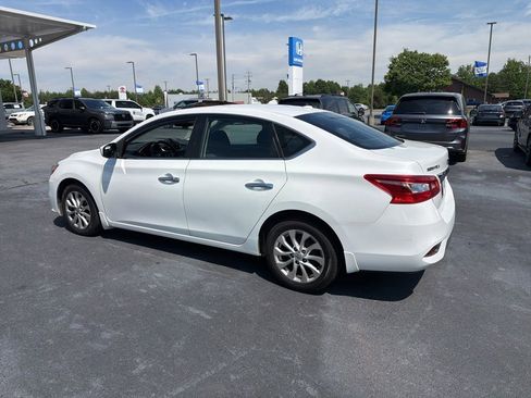 Used 2017 Nissan Sentra SV w/ Style Package FWD image 5