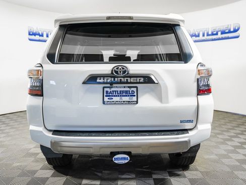 Certified 2022 Toyota 4Runner TRD Off-Road Premium image 5