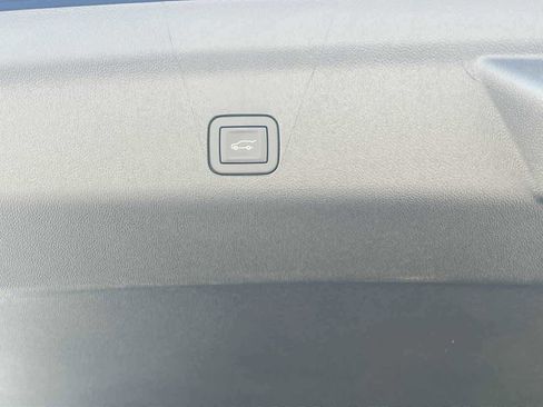 New 2026 Chevrolet Suburban High Country AWD/4WD image 8