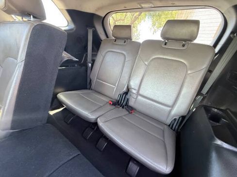 Used 2017 Hyundai Santa Fe FWD w/ Cargo Package image 18