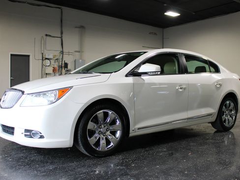 Used 2010 Buick LaCrosse CXL w/ Luxury Package FWD image 6